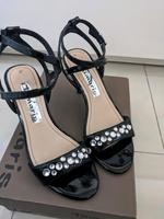 Tamaris Sandalen schwarze mit weißen Applikationen Gr 37 Berlin - Marienfelde Vorschau