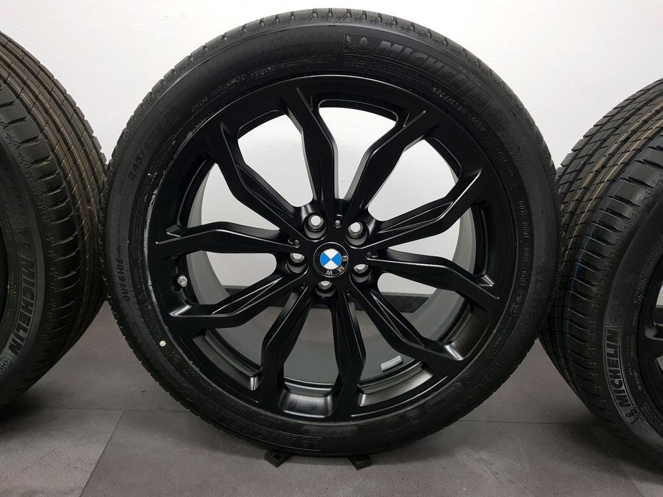 BMW 20 Zoll Sommerreifen X3 G01 X4 G02 695 6877329 Sommerräder in Staufenberg