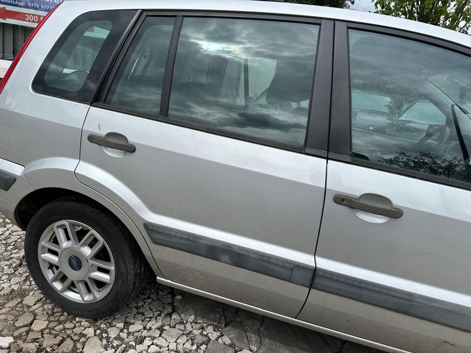 Ford Fusion orig Tür Hinten Rechts Silber Bj 2006 in Offenbach