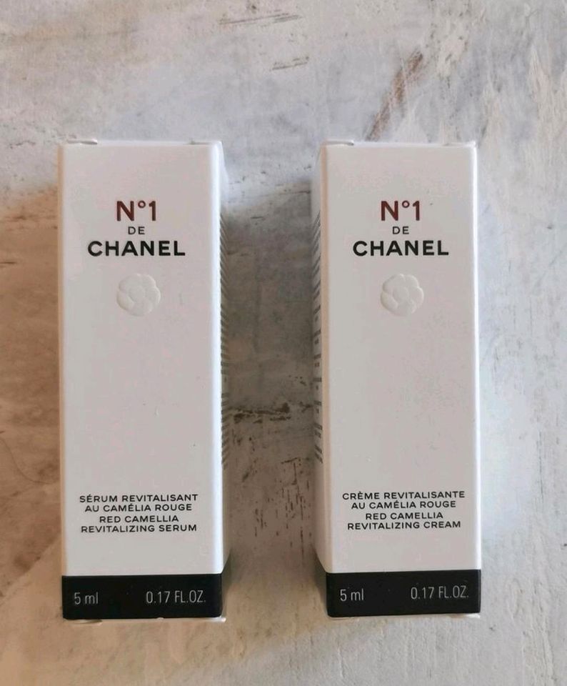 Chanel Taschenspiegel Limited Edition Set NEU in Unterbreizbach