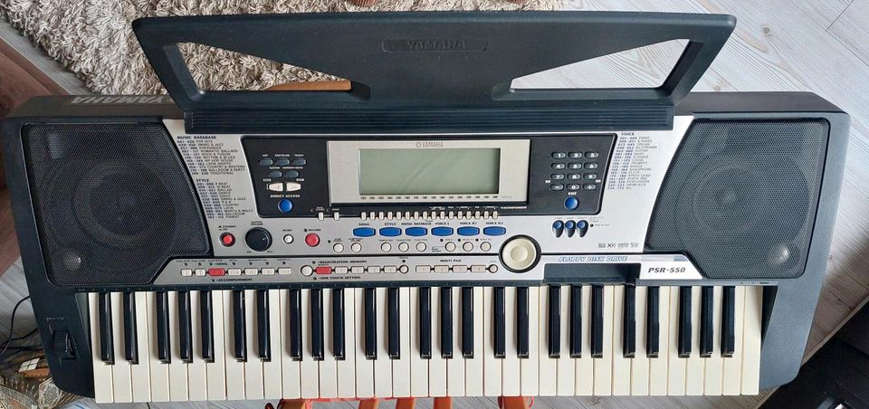 Keyboard Yamaha PSR-550 in Olpe