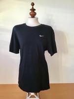 Nike Tee T-Shirt Oberteil Shirt schwarz klassisch M Bayern - Ustersbach Vorschau