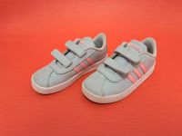 Kinder Mädchen Turnschuhe von adidas Gr.27 Sachsen-Anhalt - Brehna Vorschau