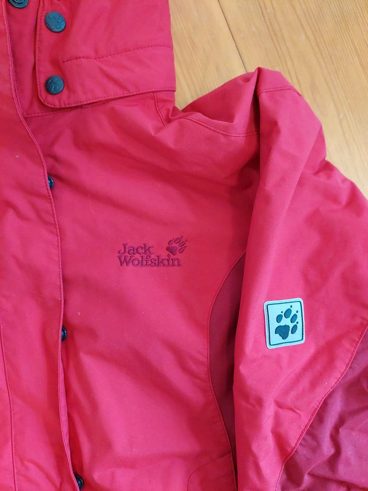 Jack Wolfskin Jacke gefüttert Gr. S rot in Potsdam