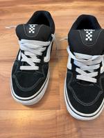 Vans mit dicker Zunge schwarz Größe 42 Knu Skool Hessen - Mühlheim am Main Vorschau