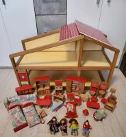 Puppenhaus Puppenstube mit Möbeln und Puppen Sachsen - Reichenbach (Vogtland) Vorschau