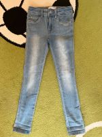 Name it Jeans „Theo“ x slim fit, Gr. 134 NEU, hellblau washed Sachsen-Anhalt - Köthen (Anhalt) Vorschau