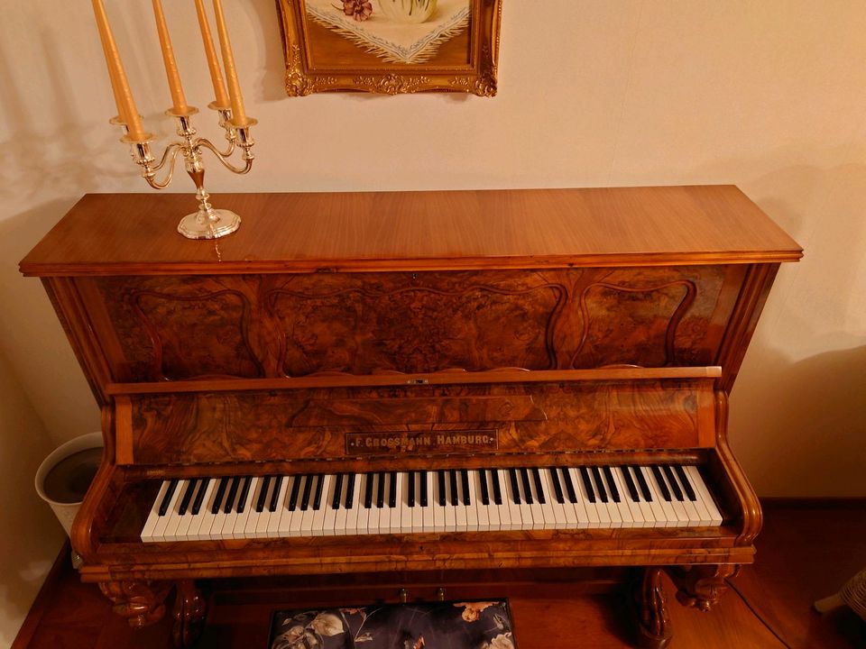 Antikes restauriertes Klavier Piano made in Germany (Hamburg) in Sibbesse 