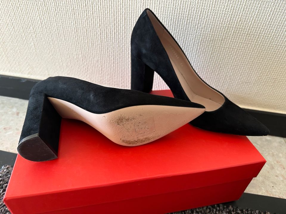 Hugo Boss Pumps in Korbach