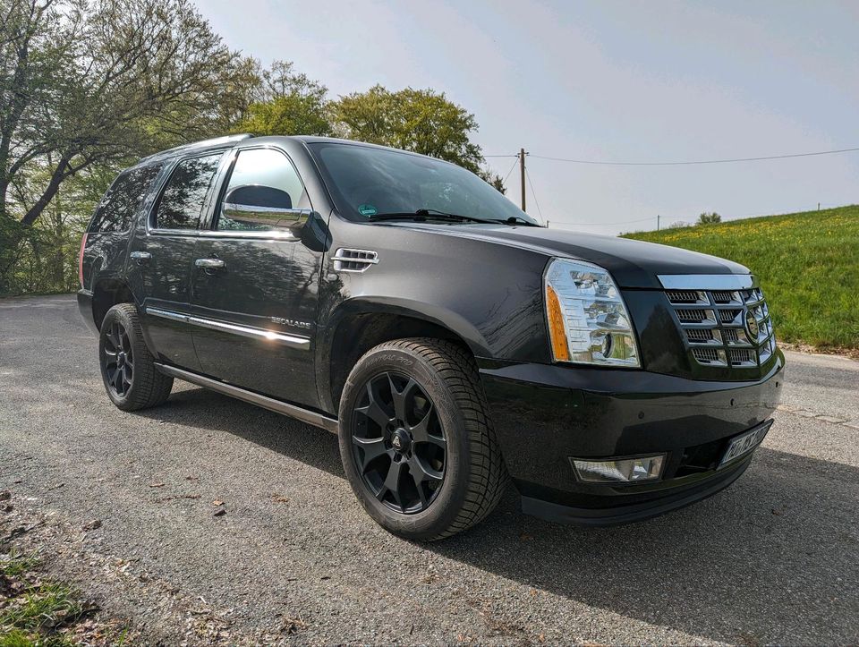 Cadillac Escalade 6.2 V8 Platinum in Gars am Inn