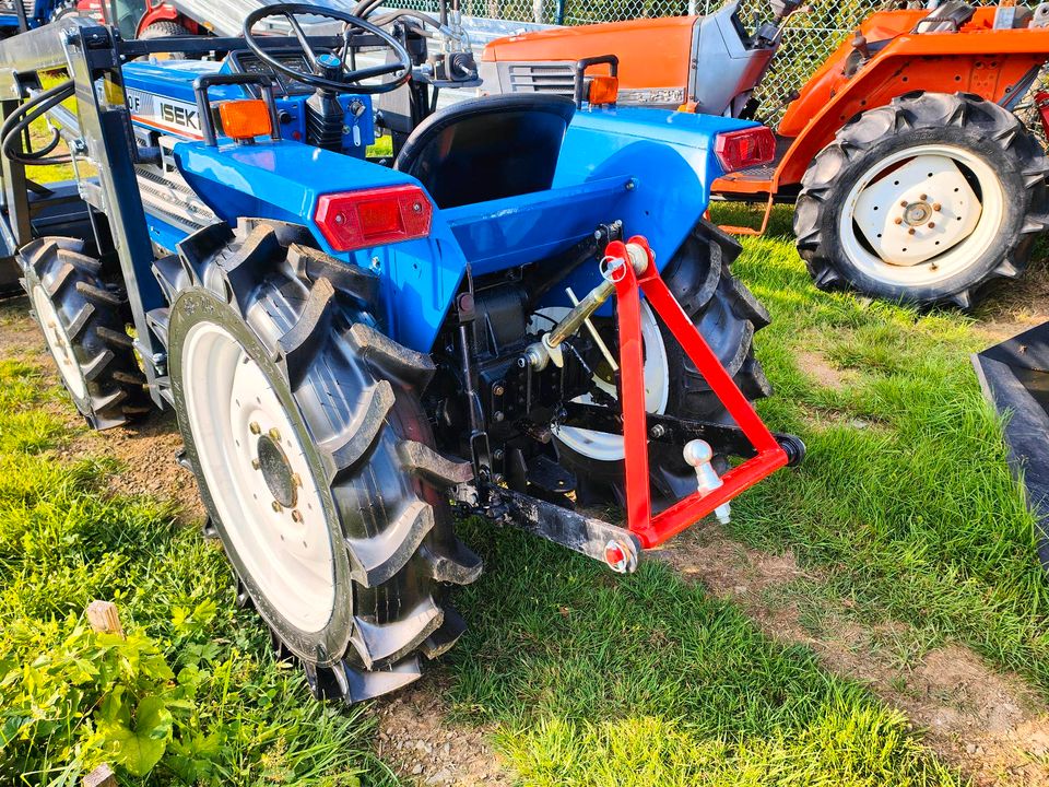 Kleintraktor 4X4, Trecker,Schlepper ISEKI TL 2100 + Frontlader in Marienheide