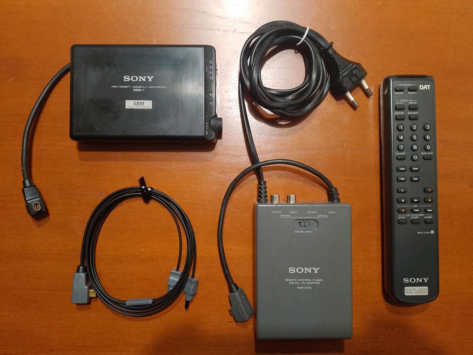 Sony TCD DAT walkman Zubehöre SBM-1, POC-DA12, Sony RM-D100K in Berlin