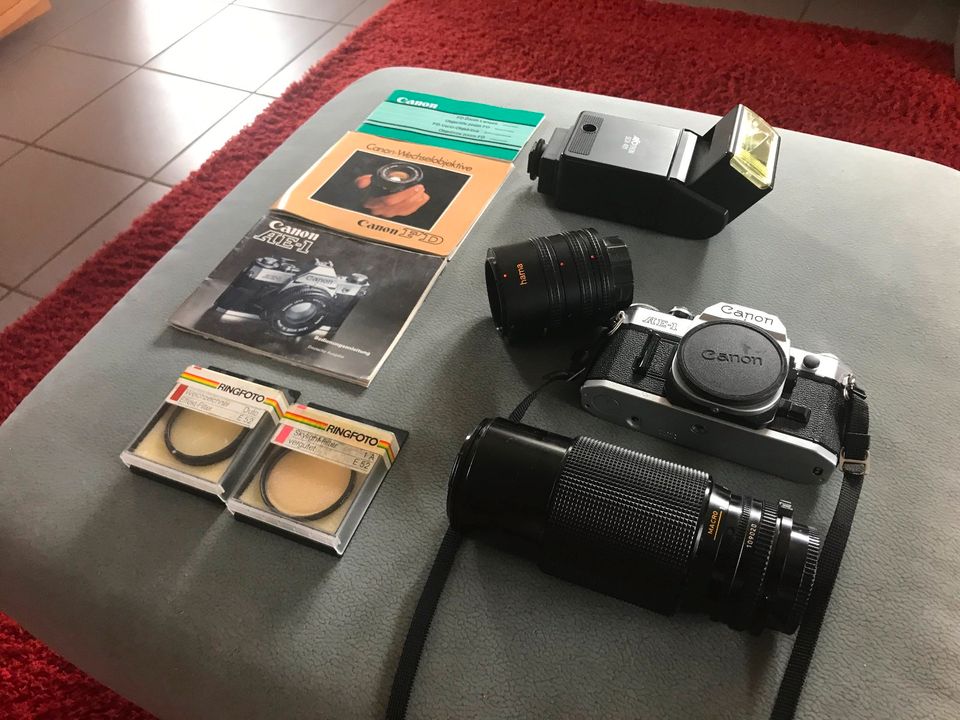 Canon AE-1 Konvolut Spiegelreflex Kamera mit Zubehör in Hochdorf (Riß)