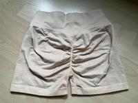 Booty Scrunch Shorts hellrosa L Gym Fitness apricot Hessen - Hainburg Vorschau