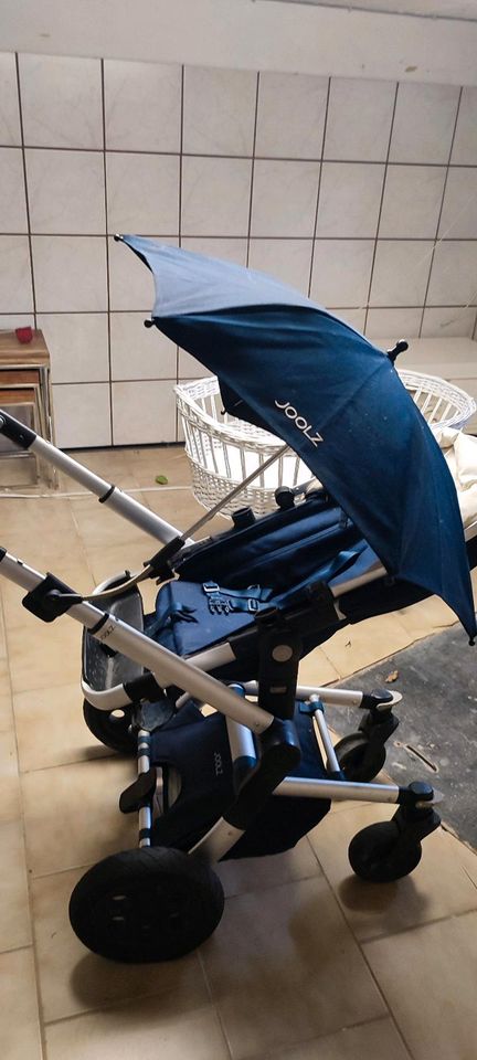 Joolz Kinderwagen mit vielen Zubehör in Kassel