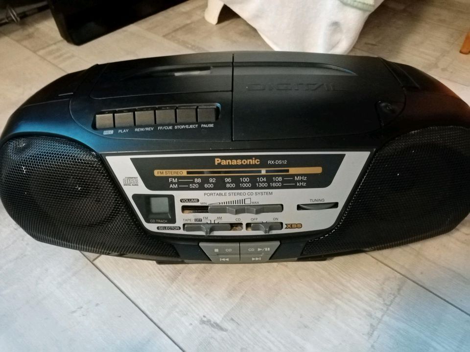 Panasonic Radio mit CD Kassette tip top in Kiel