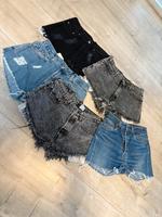 Damenbekleidung Jeansshorts Levi’s, Größe M/38, Kleiderpaket Hessen - Kassel Vorschau