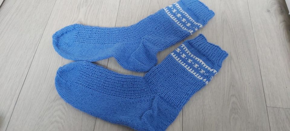 Stricksocken Wollsocken Handgestrickt Gr. 42/43  4-fach Wolle in Goldenstedt