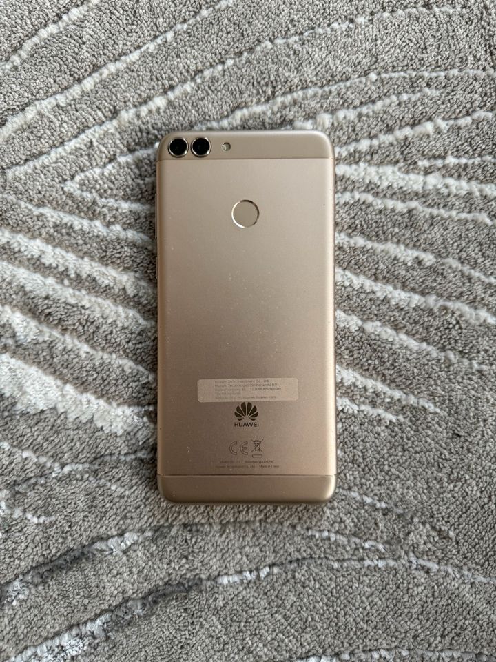 Huawei P Smart Smartphone (5,65 Zoll) 32 GB Gold in Müllheim