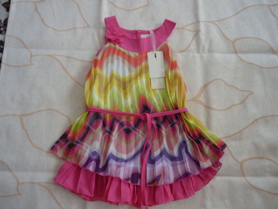 Hübsches Mädchen Sommer Kleid, Gr.4(104), neu in Rechberghausen