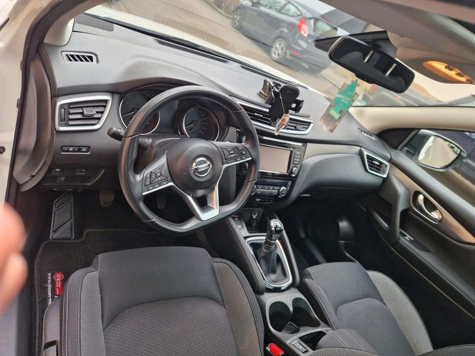 Nissan Qashqai 1.6 N-Connecta in Nürtingen