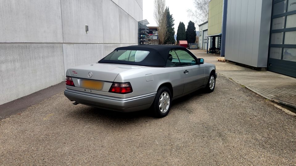 Mercedes-Benz W124 E200 Cabrio in Trier