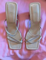 Weiße/Creme Sandaletten Zara / Absatzschuhe Berlin - Reinickendorf Vorschau