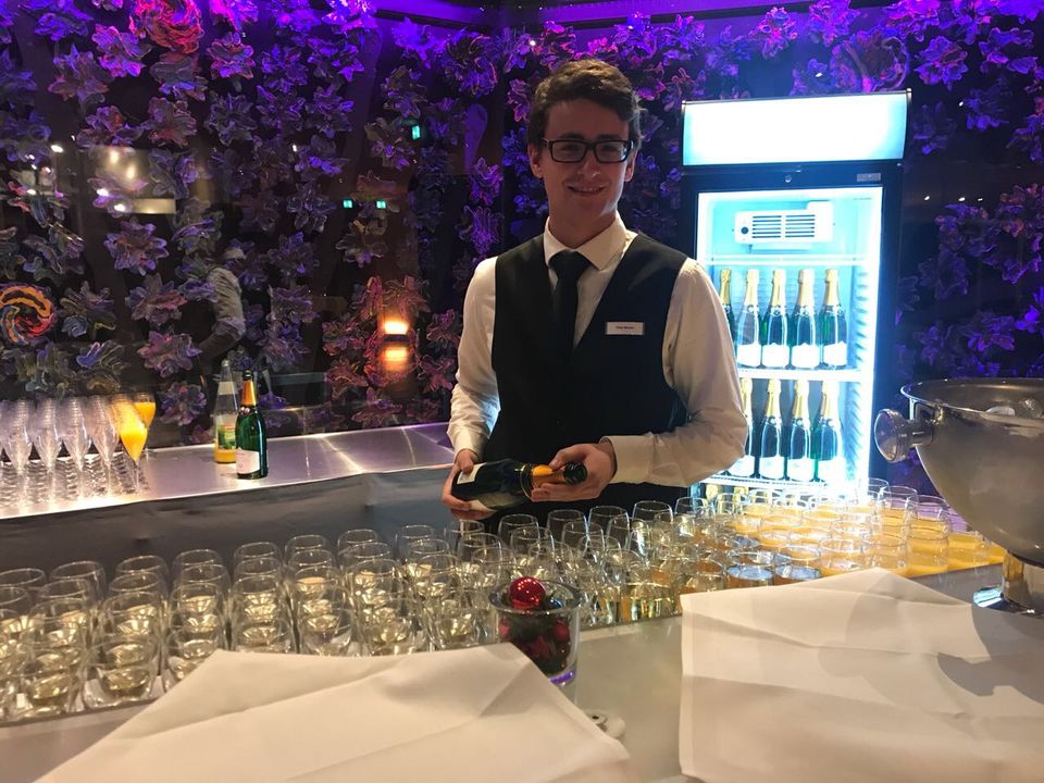 Barkeeper/Thekenkäfte (m/w/d) für 5* Hotel in Berlin gesucht! in Berlin