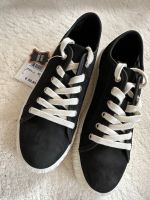 Venturini Schuhe NEU Echt Leder 39 Sneaker Hessen - Kalbach Vorschau