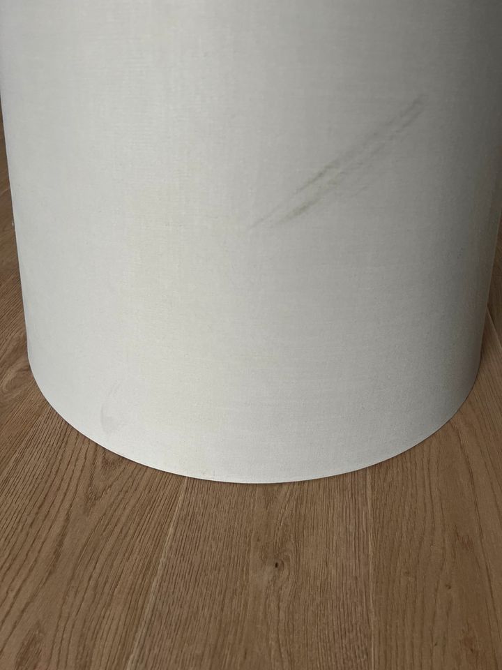 Ikea Lampenschirm inkl. Fassung und Glühbirne grau 55cm in Seelze