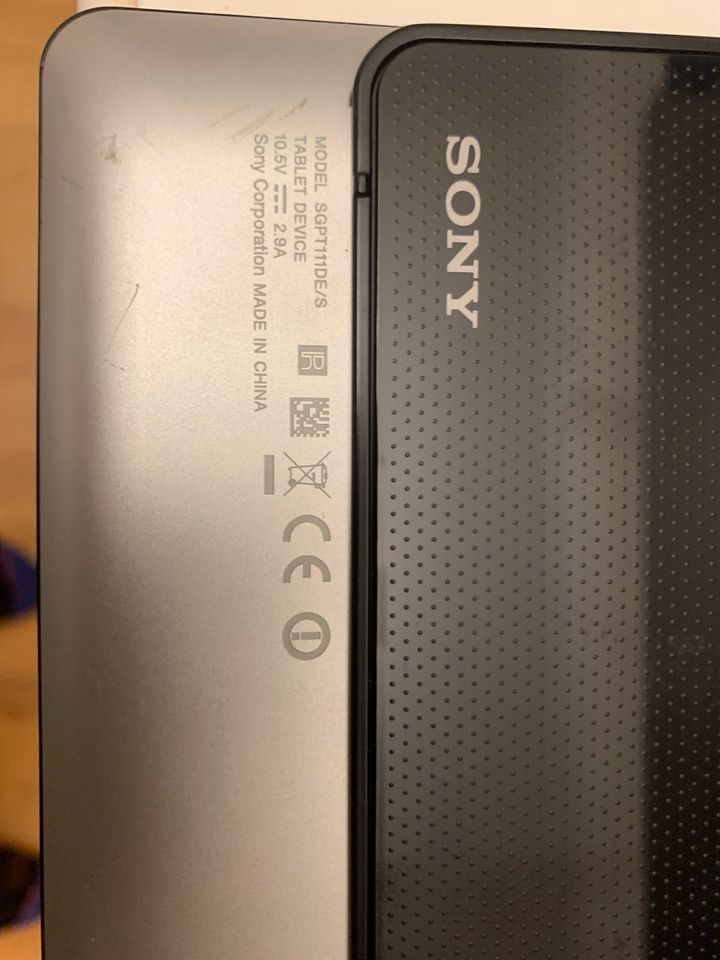 Sony Tablet SGPT111DE/S 4 GB mit Dockingstation und Netzteil in Eschborn