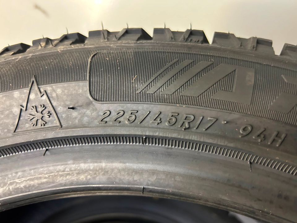 4*NEU* Winterreifen 225/45 R17 ; Montage möglich in Wertingen