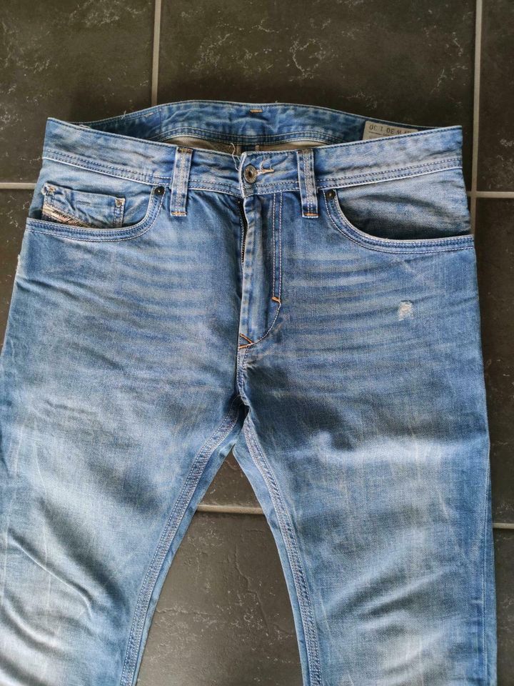 Diesel Thanaz Jeans W30 L30 wie Neu in Duisburg