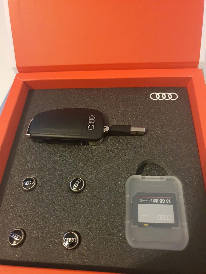 Audi USB Original Zubehör SD Karte Ventilkappe in Bielefeld