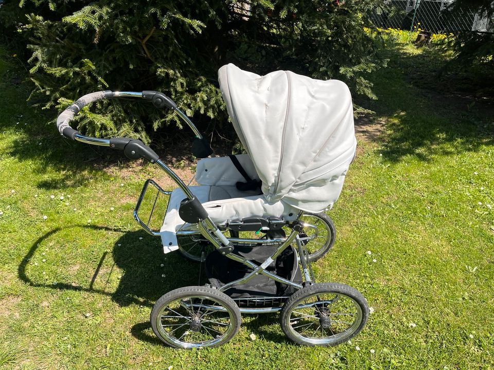 Kinderwagen in Pausa/Vogtland