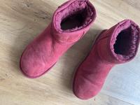UGG Boots Damen Beeren rot / pink Größe 37 München - Au-Haidhausen Vorschau
