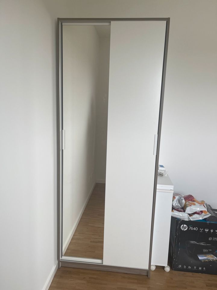 IKEA weißer Schrank in Küssaberg