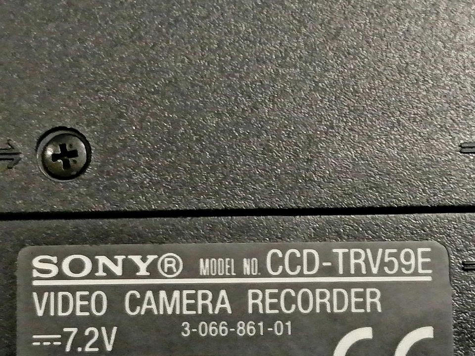 SONY CCD-TRV59E, Videocamera mit Zubehör, Hi8 und Video 8!! in Berlin