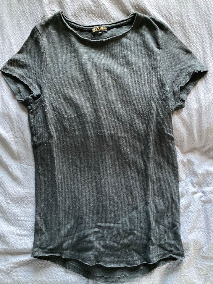 Review T-Shirt Schwarz Größe XS in Burscheid