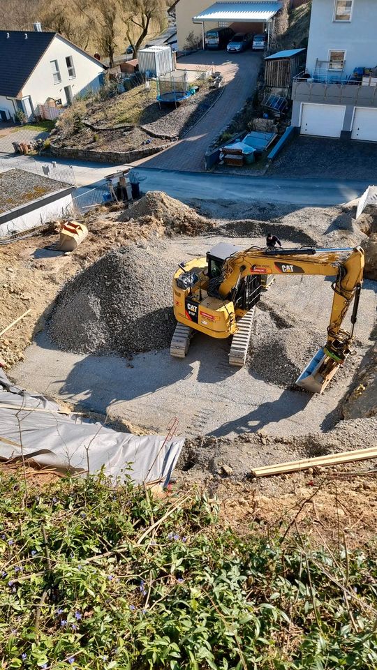 Fundament,Erdarbeiten,Aushub-arbeiten Baggerarbeit-Berliner Verbau in Darmstadt