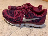 Nike Free 5.0 Lila Leo Gr 38,5 Hessen - Hanau Vorschau