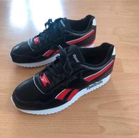 Reebok Turnschuhe Sneaker 44,5 Royal  schwarz rot Dresden - Dresdner Heide Vorschau