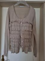 Strickjacke Cardigan M beige romantisch kleine Volants Hessen - Bad Arolsen Vorschau