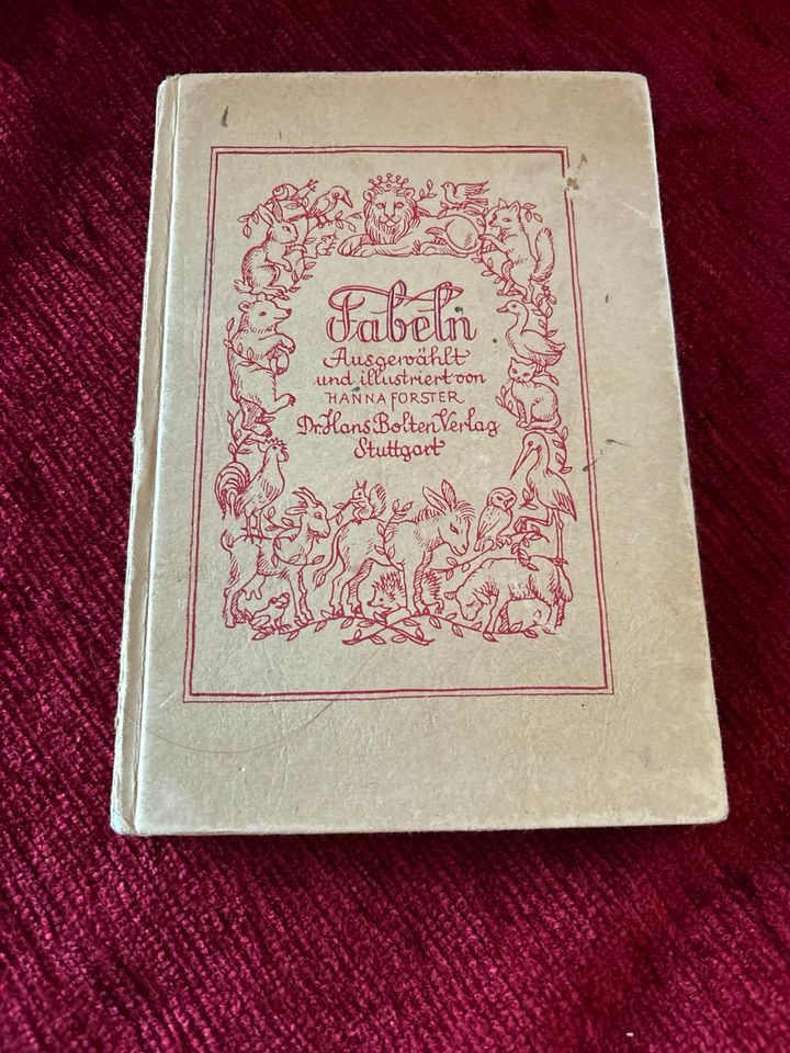 Altes Buch Fabeln 1946 in Neuhausen
