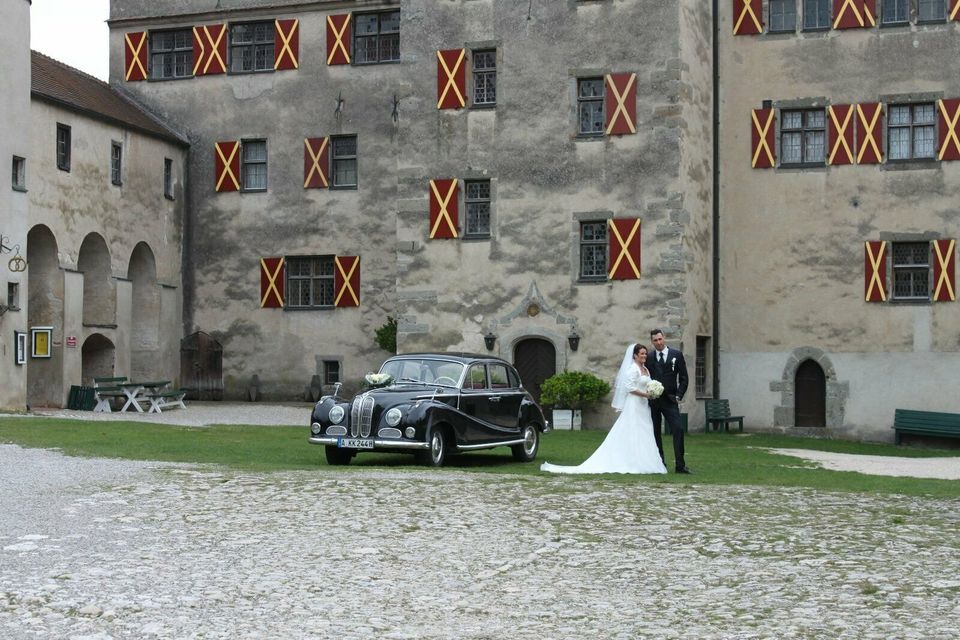 Brautauto Hochzeitsauto Hochzeitsoldtimer Auto (pro Tag) V502 in Augsburg