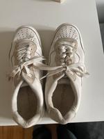 Schuhe Stradivarius Sneaker weiß 38 Dresden - Pieschen Vorschau