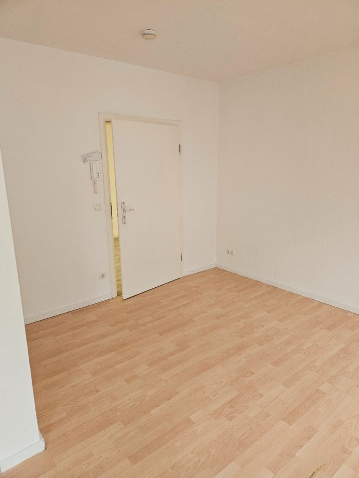 2-Zimmer-Wohnung Nr. 10 zu vermieten! Tel.: 0172/7416037 in Essen