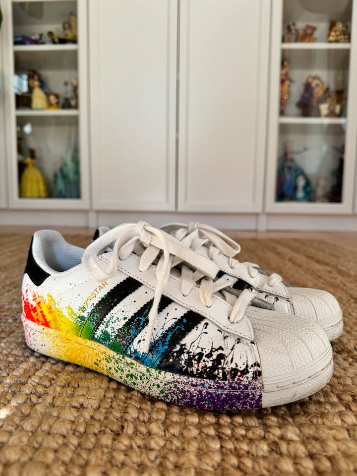 Adidas Superstar Pride in München