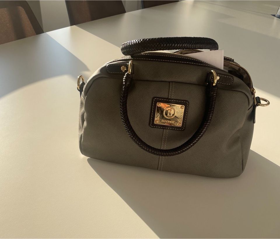 Crossbody Tasche von Bogner mit abnehmbaren Gurt in Augsburg