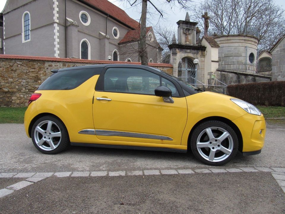 Citroën DS3 SportChic*Leder*Navi*Temp*PDC in Hechingen